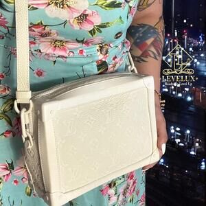 💎✨BEAUTIFUL✨💎Authentic LOUIS VUITTON Soft Trunk Shoulder Bag Taurillon